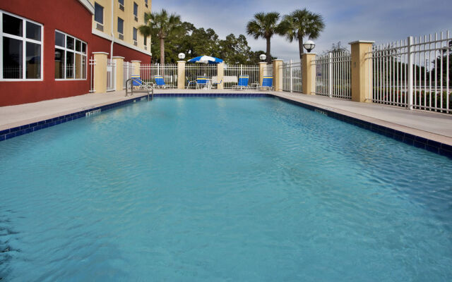 Holiday Inn Express Hotel & Suites St. Petersburg North (I-275)