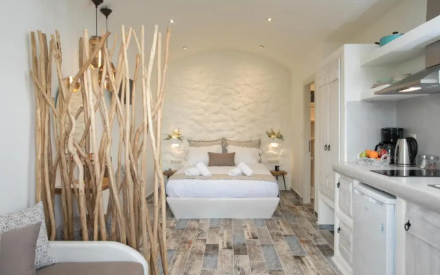 Naxos Petite Studios