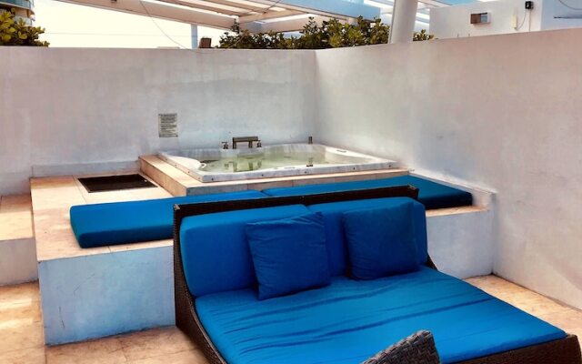 De Soleil Hotel on Ocean Drive