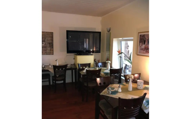 City Hotel-Garni