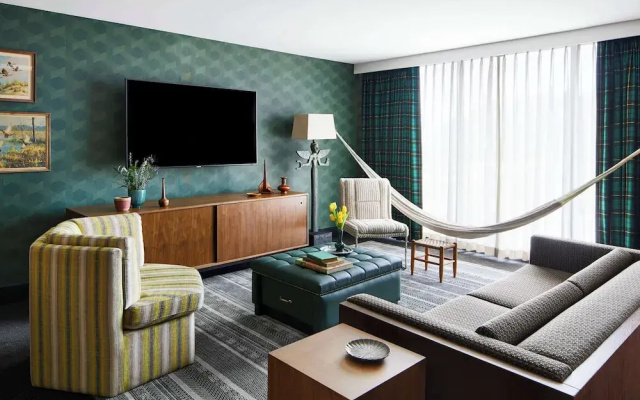 Hilton Eugene