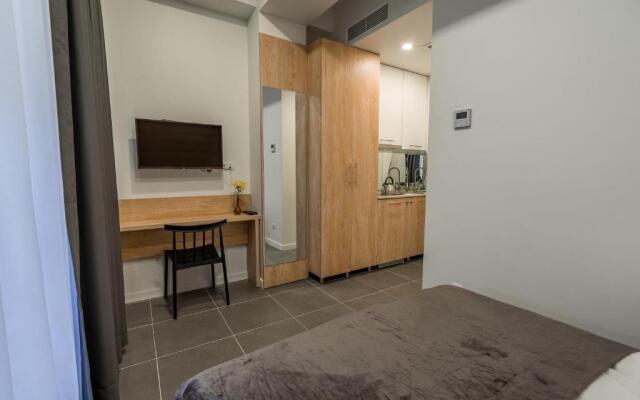 8 Rooms Apartotel On Meidan