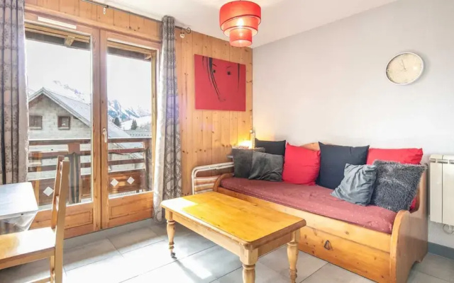 Mountain-view Apartment for 6 Guests