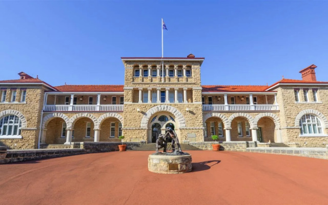 Perth Stadium Lodge