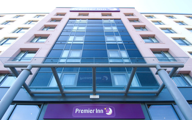 Premier Inn London Gatwick Manor Royal