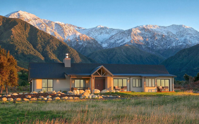Manakau Lodge