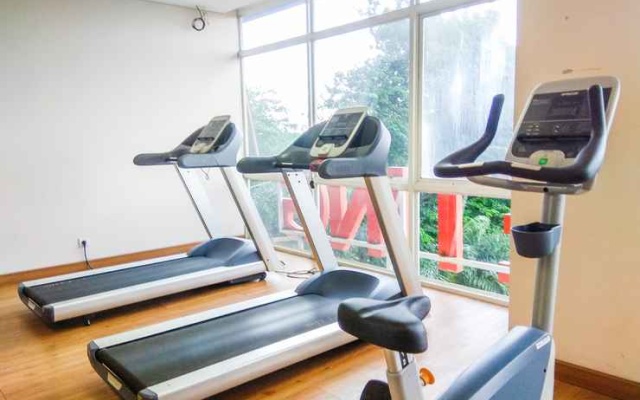 Studio Tifolia Apartment with Double Bed near LRT Station By Travelio – Sports – Jakarta