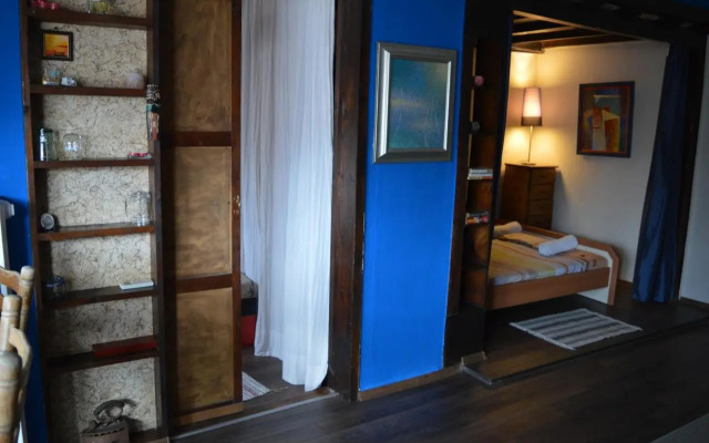 Atelier 9 - Art Mansard Studio