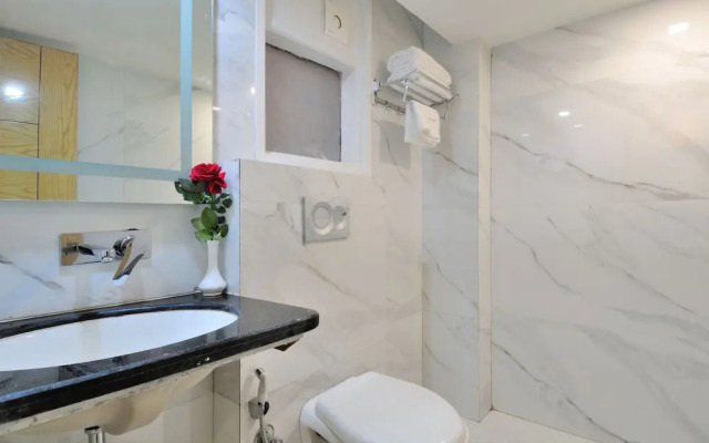 FabHotel Raj Palace