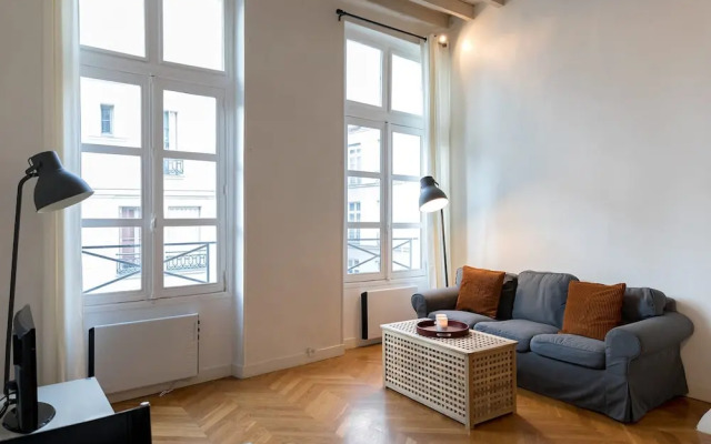 Sunny Dussoubs I Unique 1-br Loft in Montorgueil