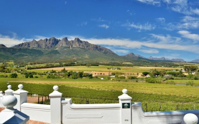 Val du Charron Wine and Leisure Estate Guesthouse