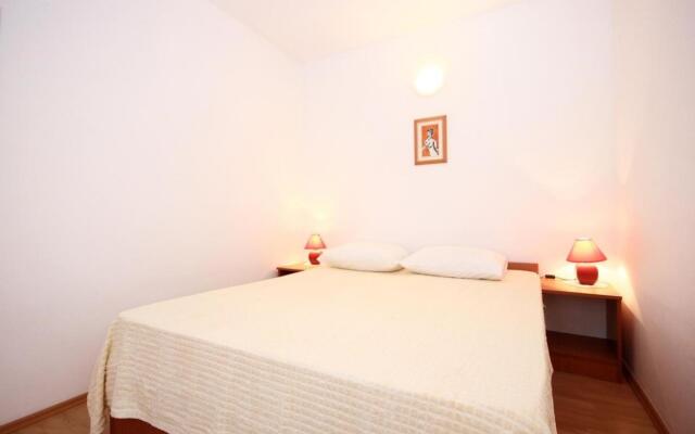 Tonka - 150m from the sea & parking - A4 E(2+2)