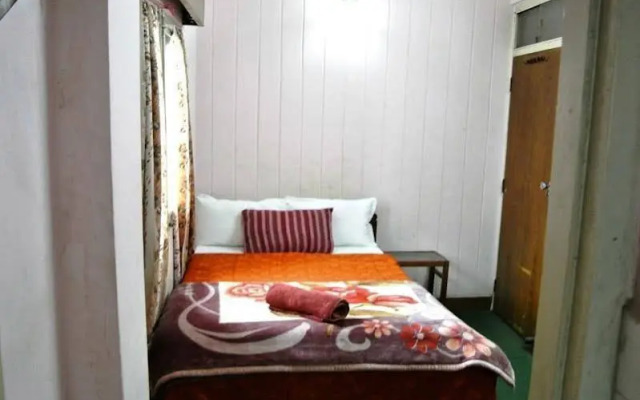 Shree Lal Inn