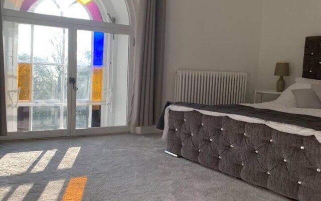 The Chapel 3 Minute Drive to Saundersfoot, Wales