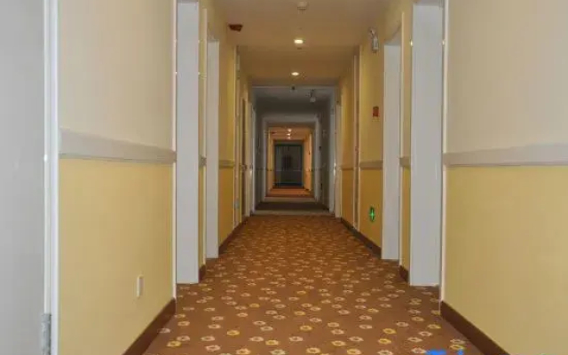 Homeinn Express Hotel (Laishui Yesanpo)