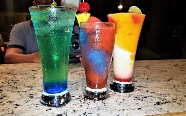 Rock Point Villas Vacations Rentals Sandy Bay, Roatan, Honduras.c.a