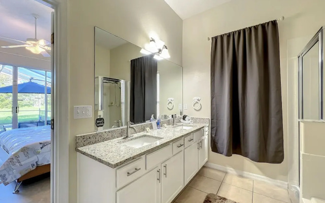 Scuttle Vacation Pool Home W Spa