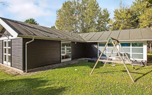 10 Person Holiday Home in Vaeggerlose-by Traum