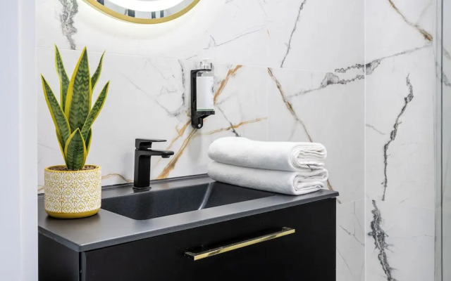 Bliska Wola Tower Sun & Snow