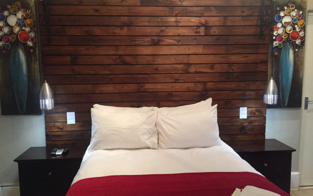 Tranquil House @ 851 College Avenue