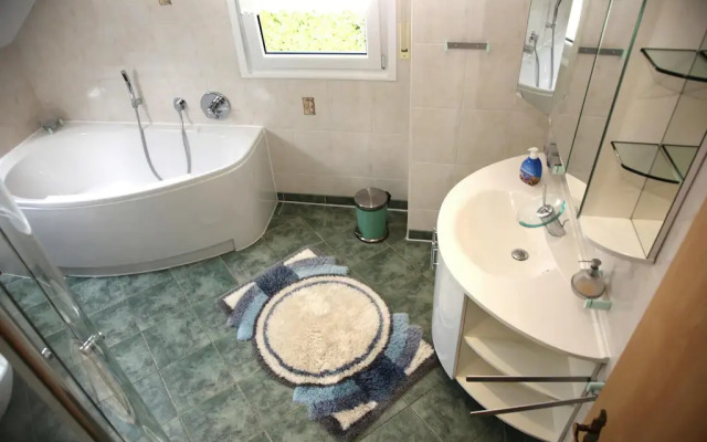 House Seagull, Mirow