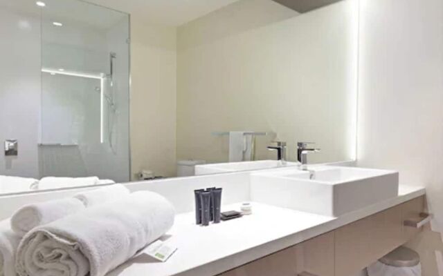 Colmslie Hotel Suites & Conference Centre