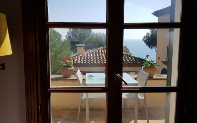 Guests' Suite of Villa Tamarit