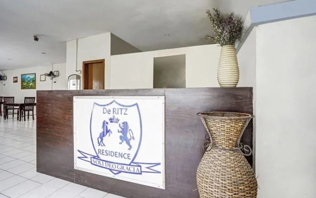OYO 91035 De Ritz Residence