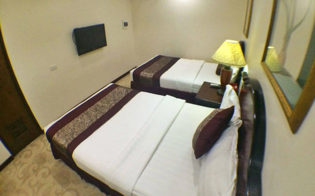 Cindy Kelly Hotel