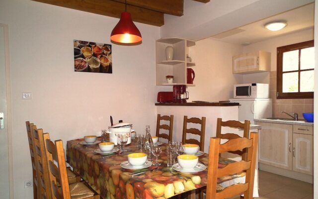 Nice Villa With Dishwasher Located in the Dordogne