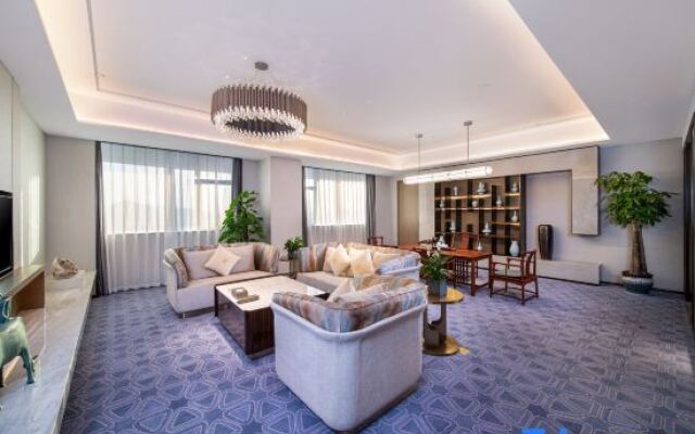 Ruichang Honor International Hotel