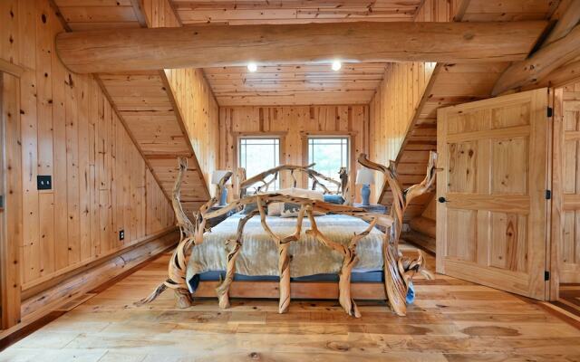 Osprey Lake Cabin 4 Bedroom Home by RedAwning