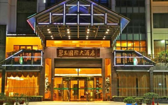 Jasper International Hotel