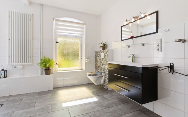 Delightful Apartment in Klein Pravtshagen With Boating