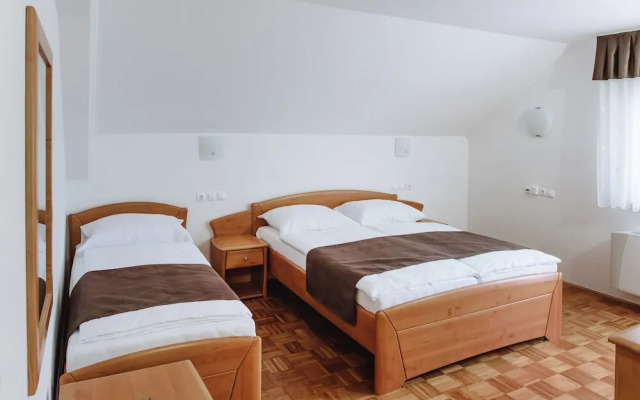 Hotel Smogavc