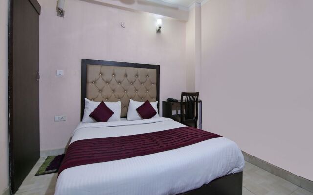 OYO 709 Hotel Cross Winds