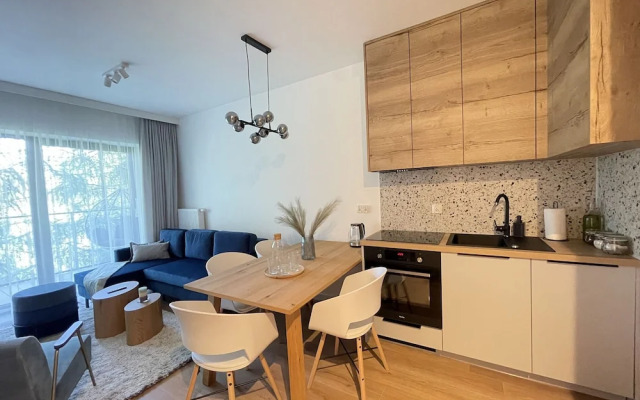 Lake Club Apartments - LoftAffair