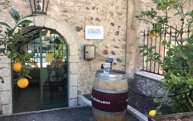 Rambaldi Apartments Edificio 7