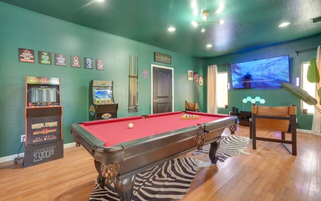 Luxury Goodyear Home w/ Private Pool + Pickleball!