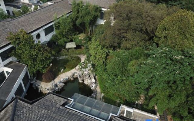 Yangzhou Slender West Lake Wisteria Hotel