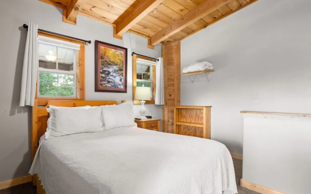 Silver Moon Cabin