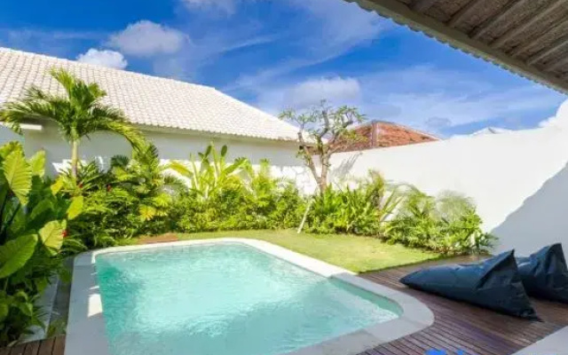 Villa Sylvia by Pertama Stay