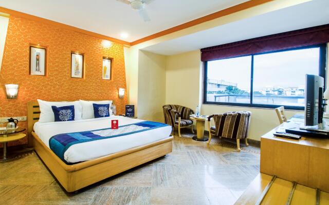 OYO 9303 Celebrity Skyhy Rooms