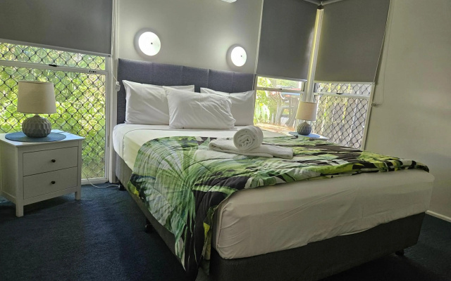 Kellys Beach Resort – Guest Rooms – Bargara