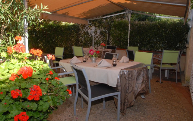 Logis Hôtels - Chez Terrassier - Hôtel et Restaurant