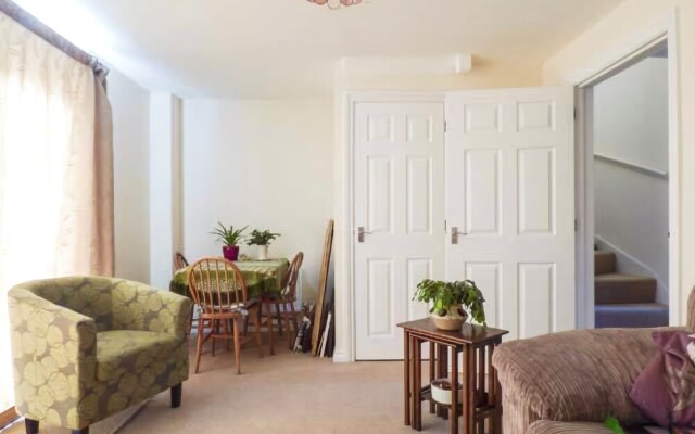 2 Kensey Court