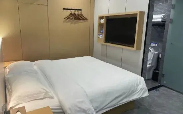 Qingmu Hotel (Nanjing Shanghai Road Subway Station Shigu Road)