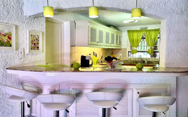 Majestic Villa in Lecci With Garden