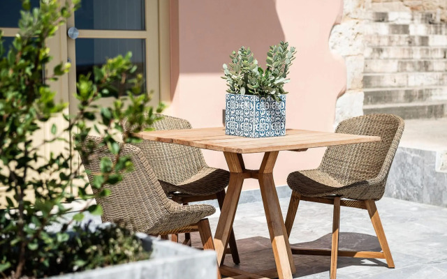 Avra Apartments Kolymbari Harbour