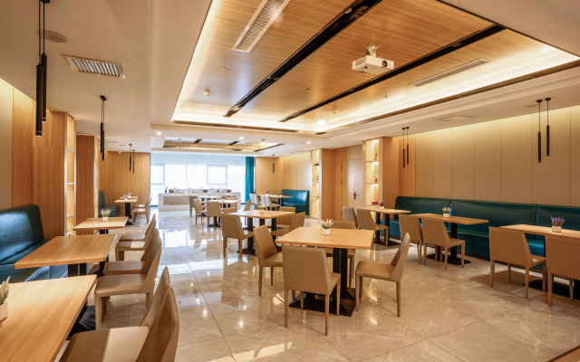 Starway Hotel (Wenxi Swimming Pool)